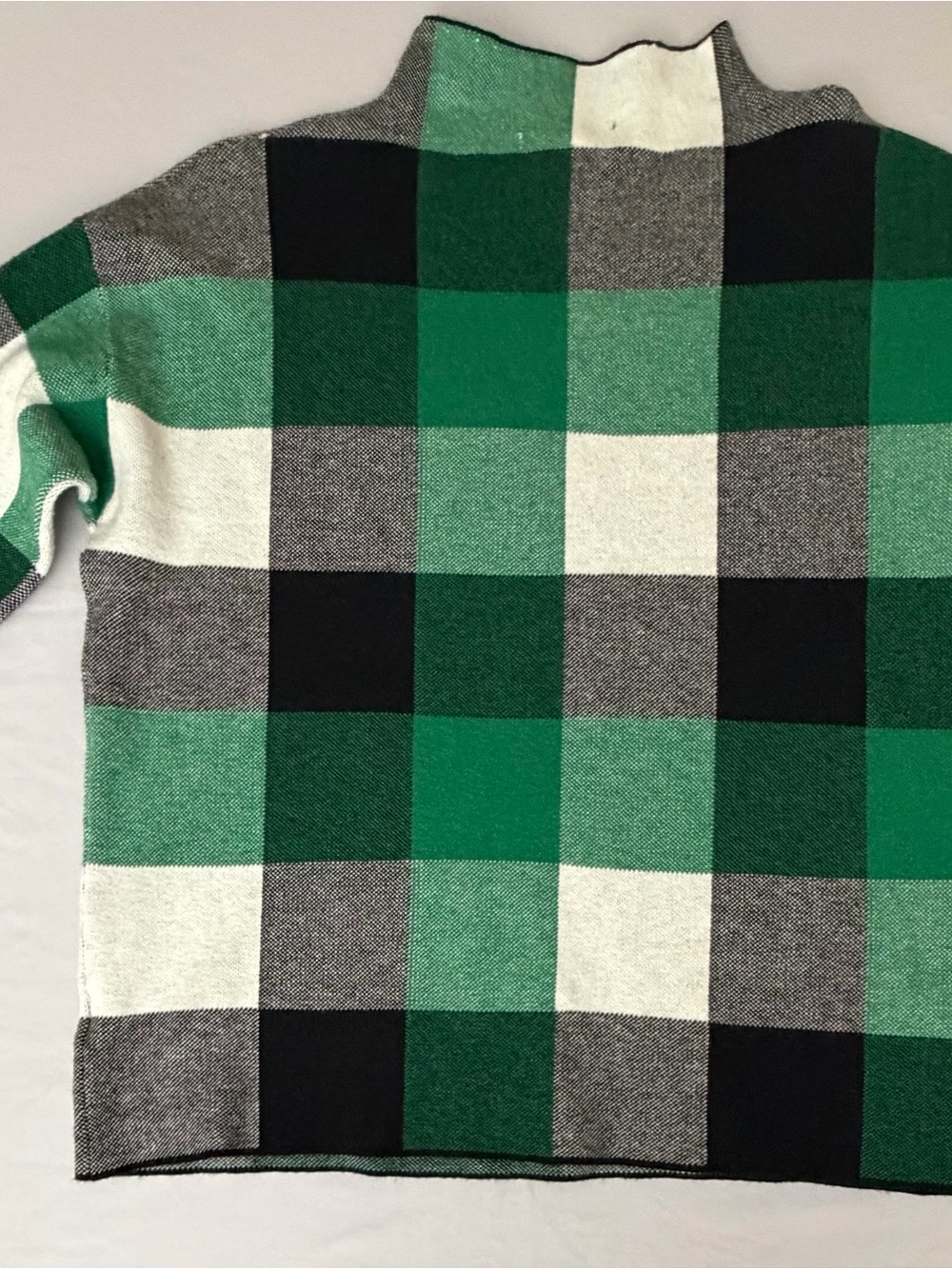 Tahari Green Buffalo Plaid Turtleneck Sweater